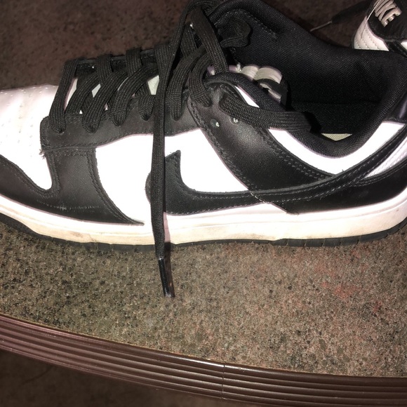Size 9.5 panda dunks in men’s mid condition - Picture 5 of 5